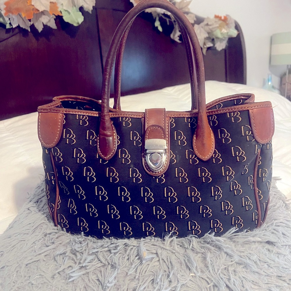 Dooney And Bourke Black And Tan Designer Women's Handbag